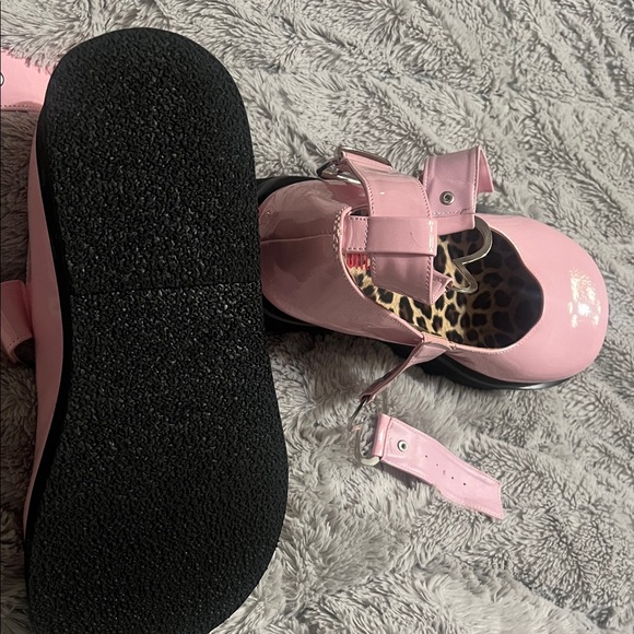 Pink women’s demonia Shoes with heart Buckle Straps. Size 8. Rarely worn. - Picture 4 of 6